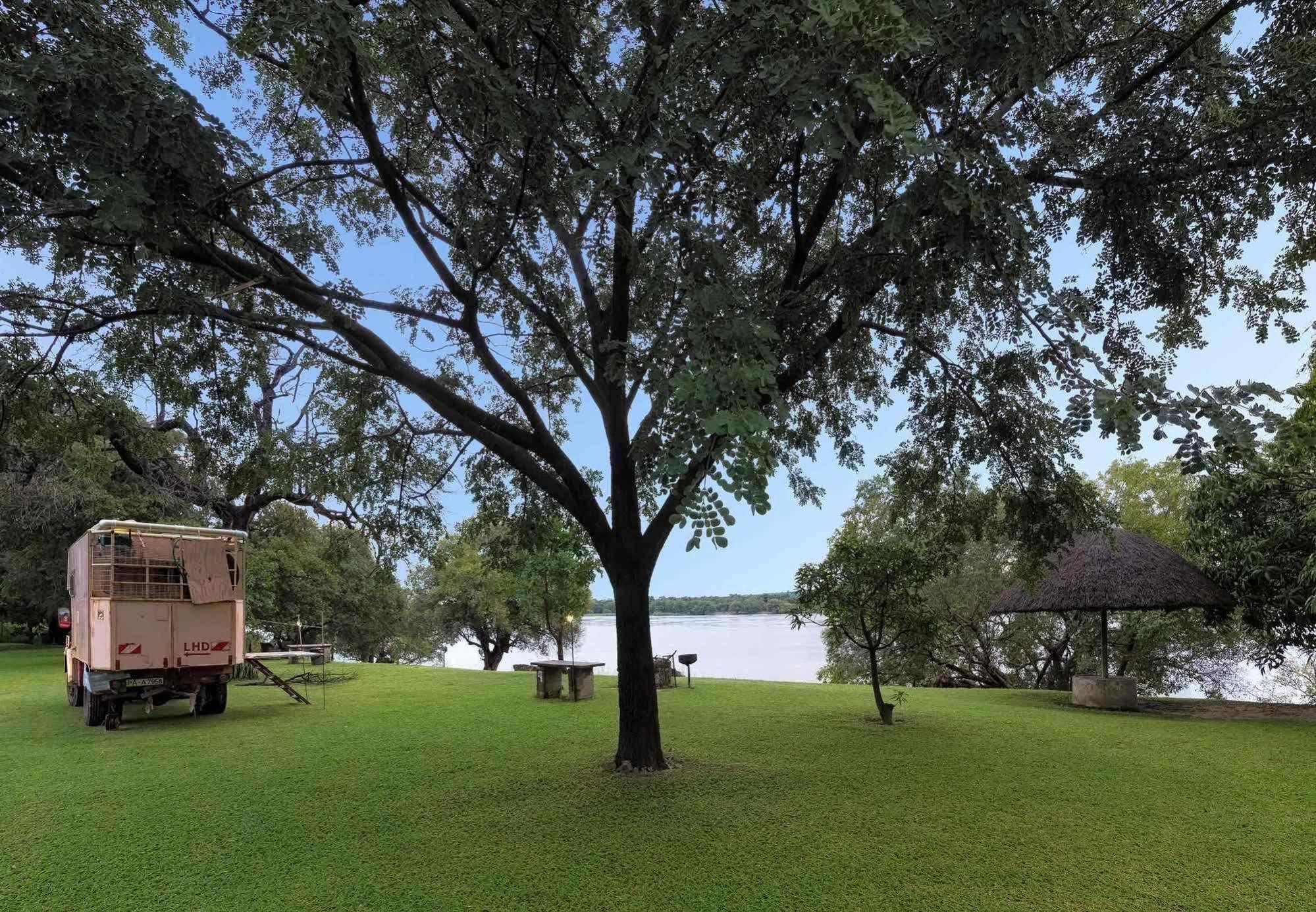 Protea Hotel By Marriott Zambezi River Lodge Катима-Мулило Экстерьер фото