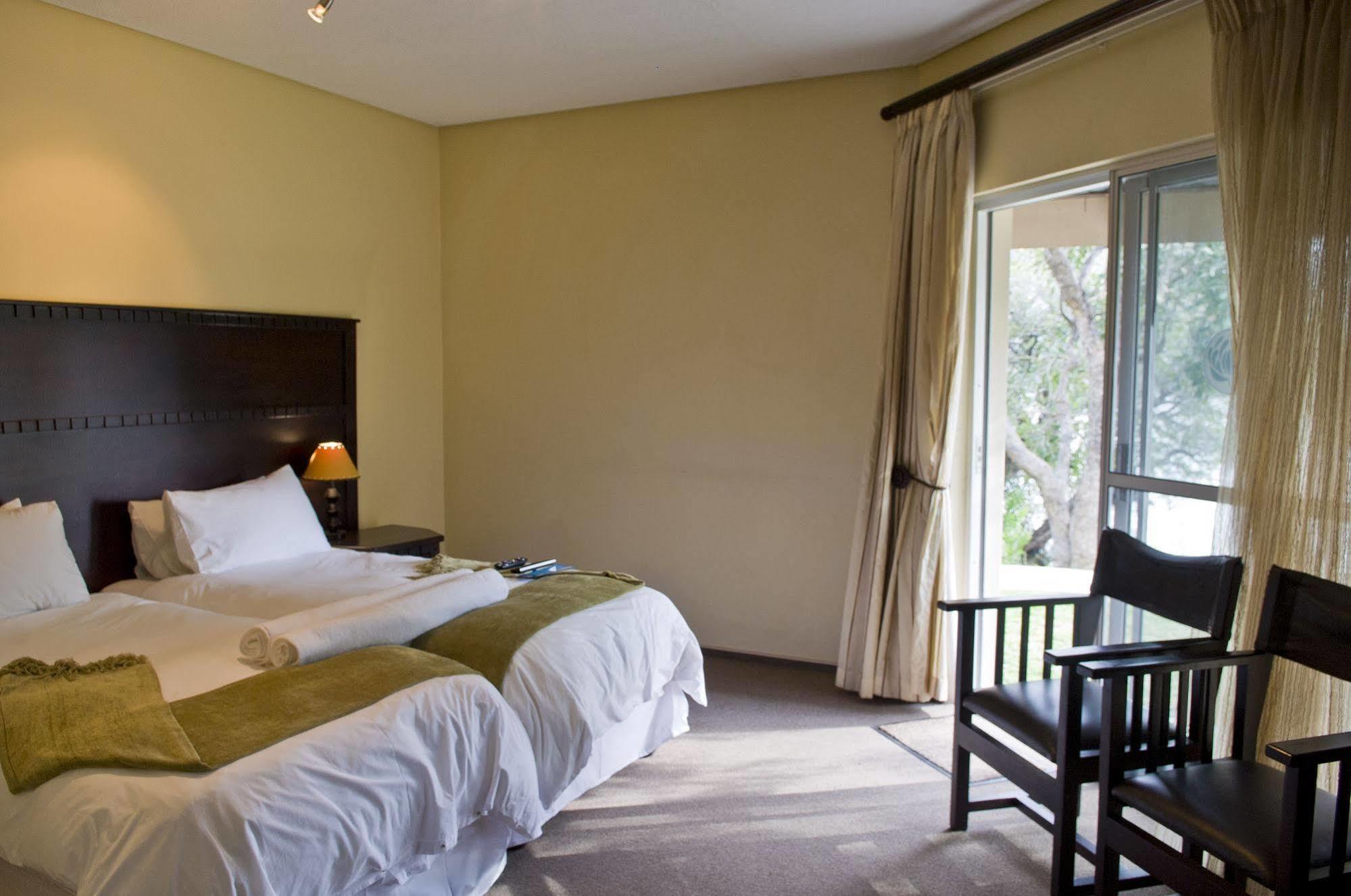 Protea Hotel By Marriott Zambezi River Lodge Катима-Мулило Экстерьер фото